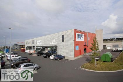 Miðhraun 2
