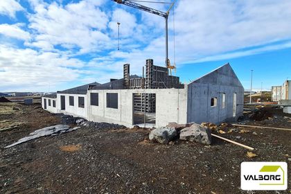 LÓUHLÍÐ 5-9