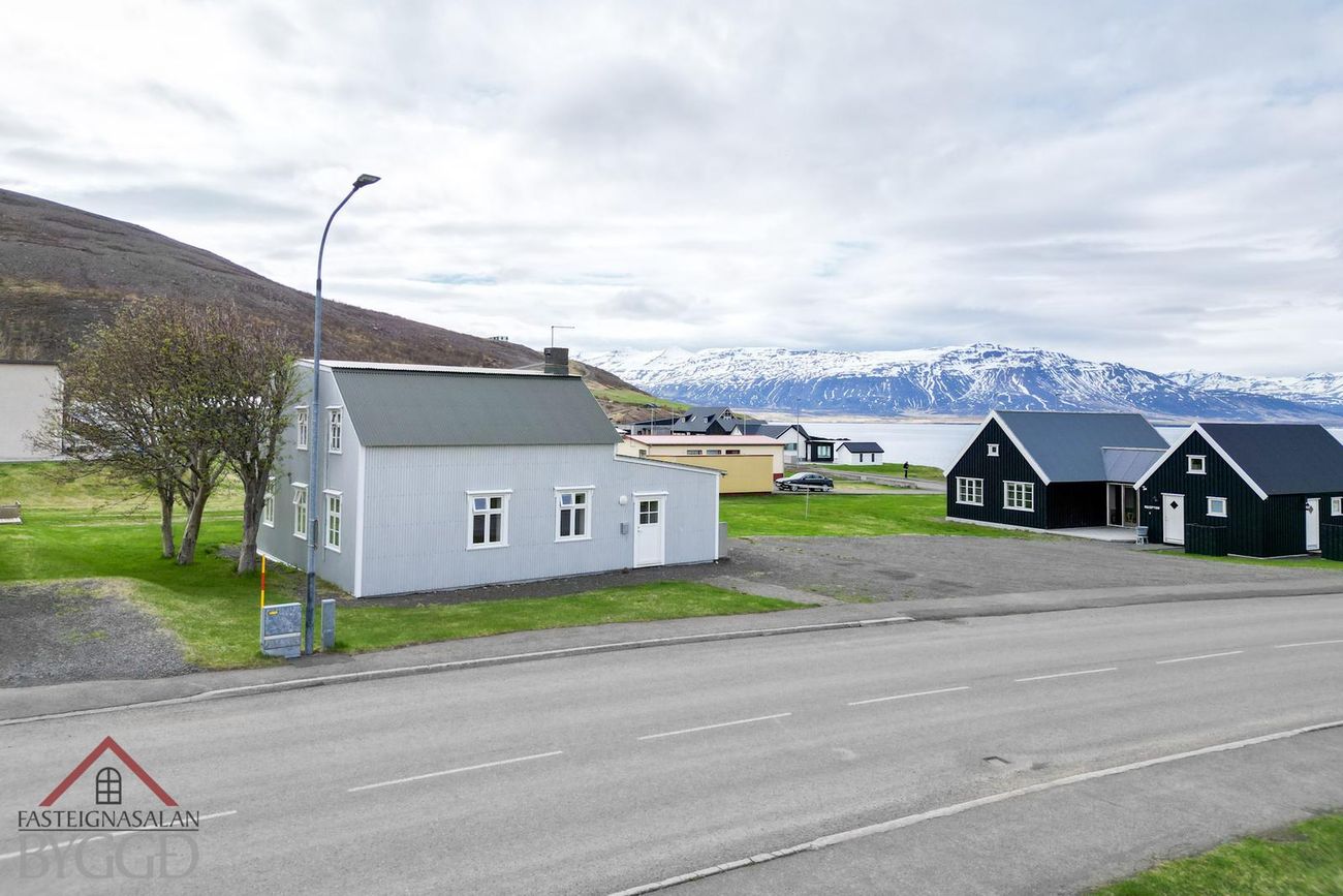 Miðgarðar 4