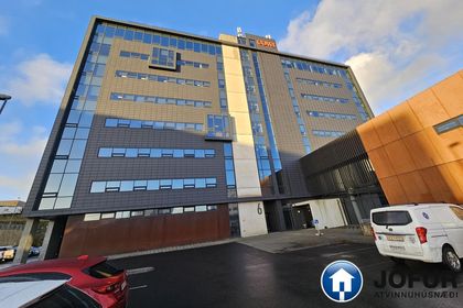 Urðarhvarf 6