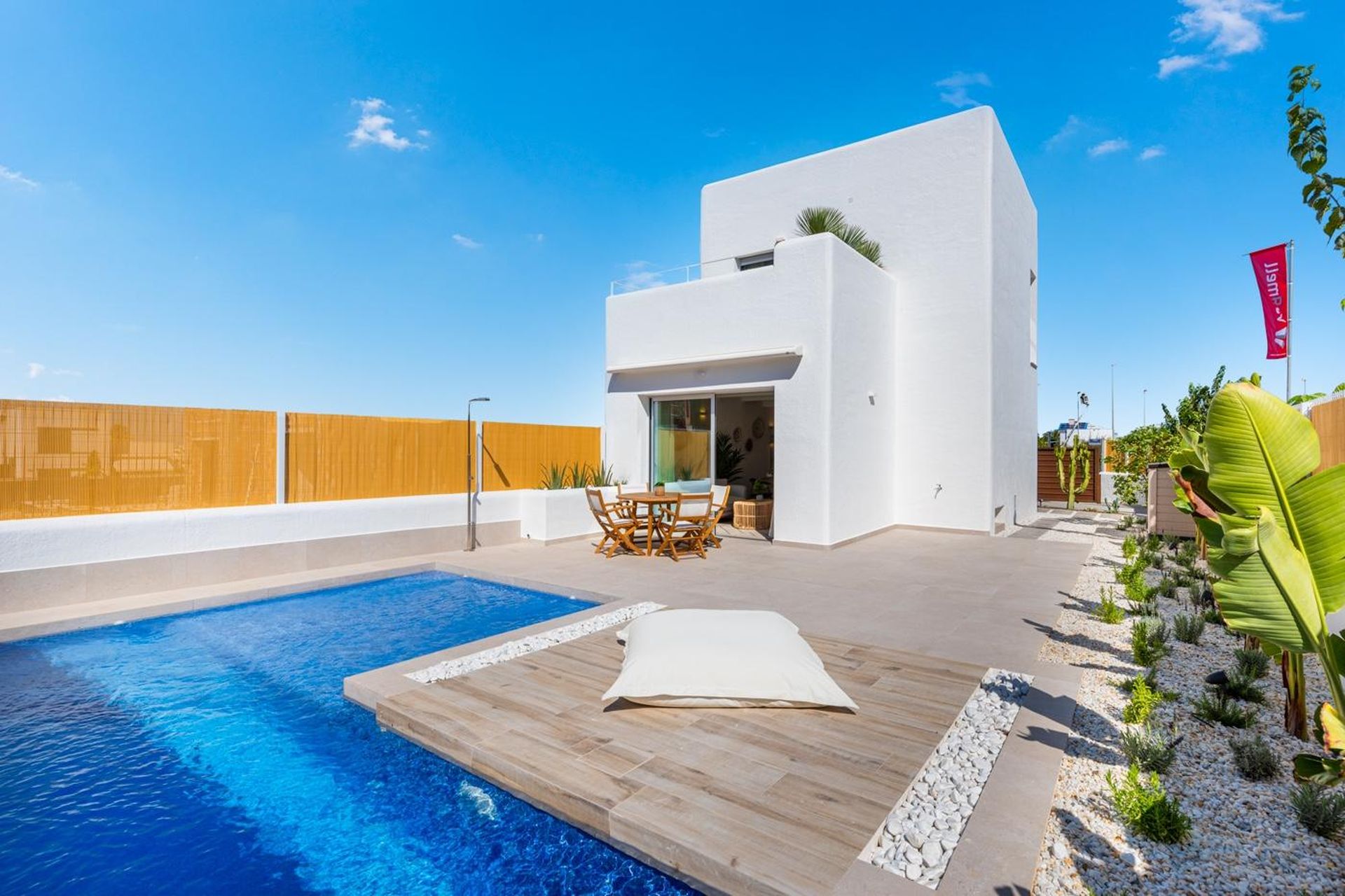 Spánarheimili kynnir - Los Alcazares