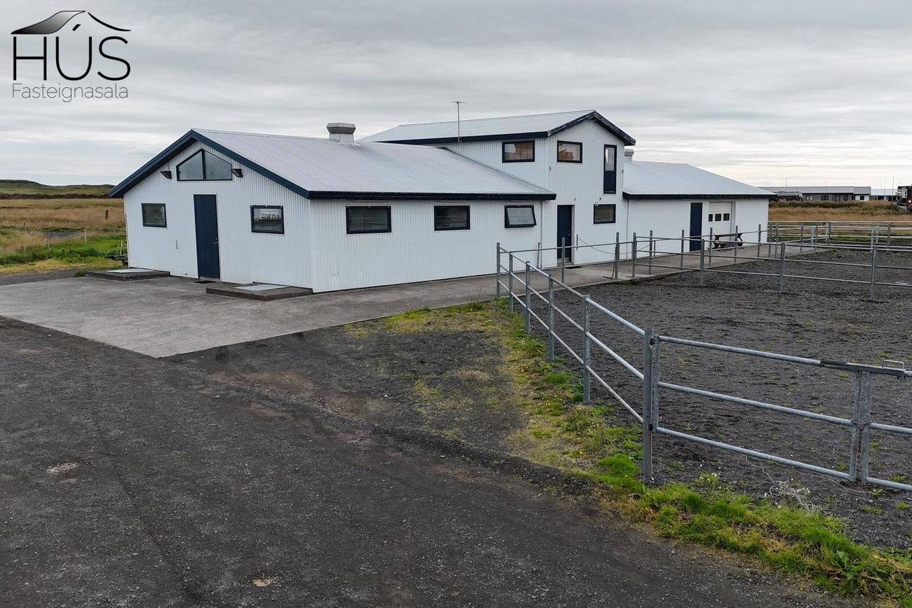 Vallartröð 10