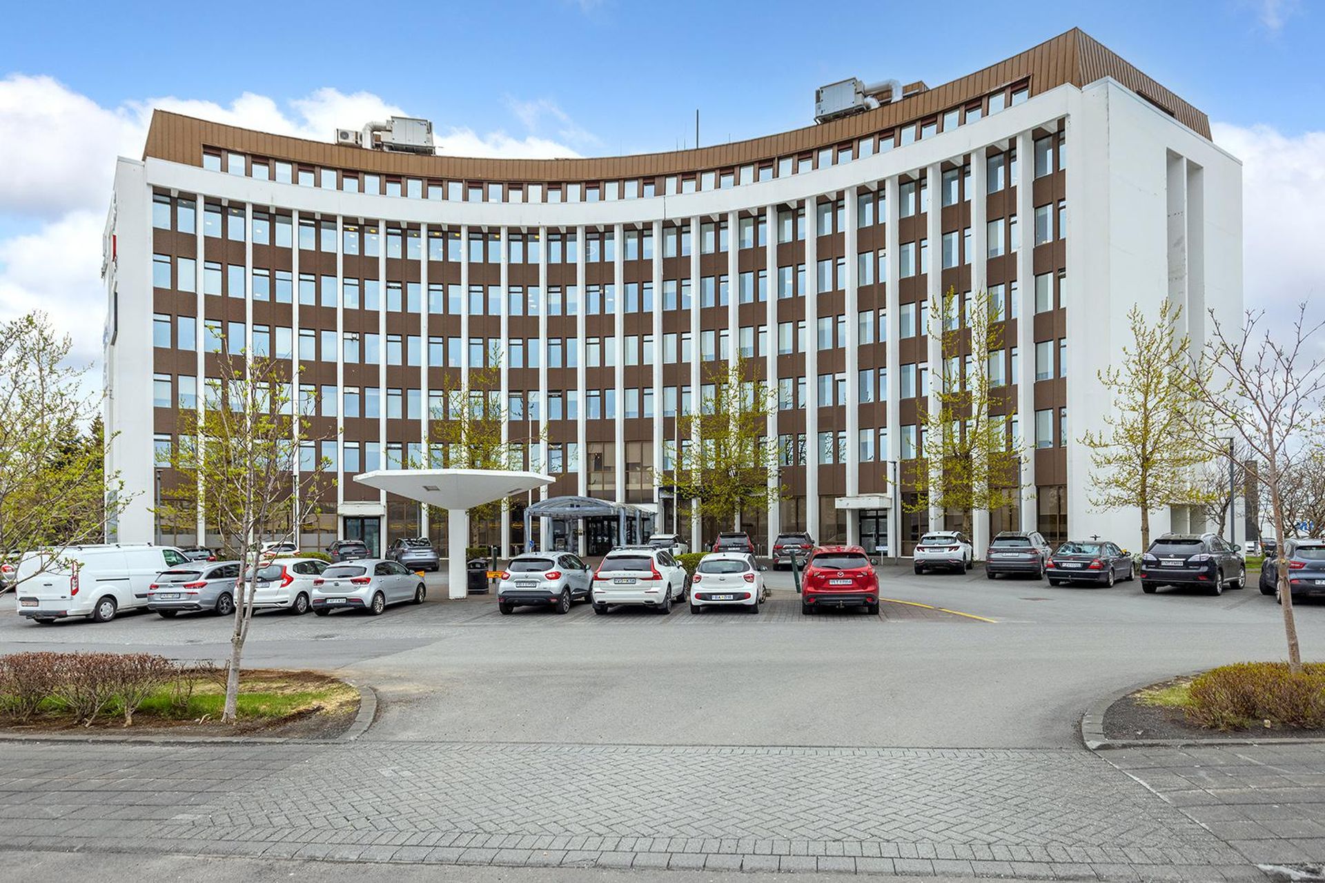 Höfðabakki 9