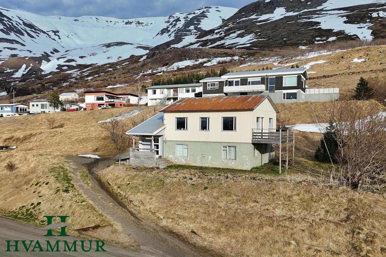 Brimnesvegur 10 neðri hæð