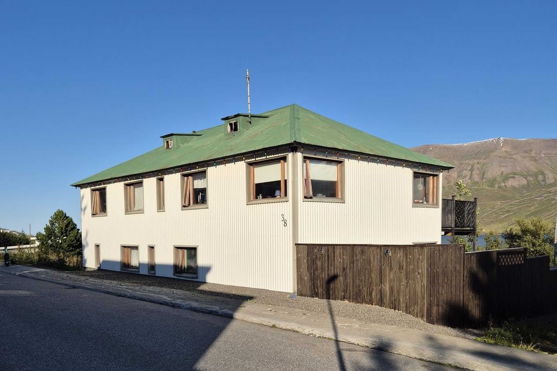 Hólavegur 38