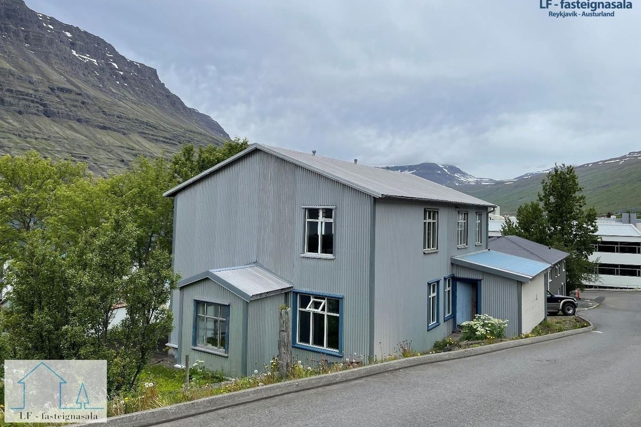Hólsvegur 4