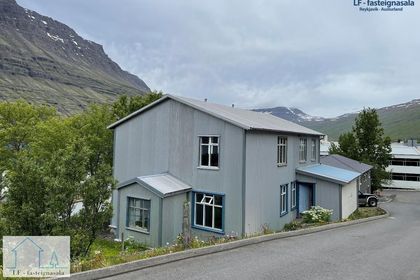 Hólsvegur 4