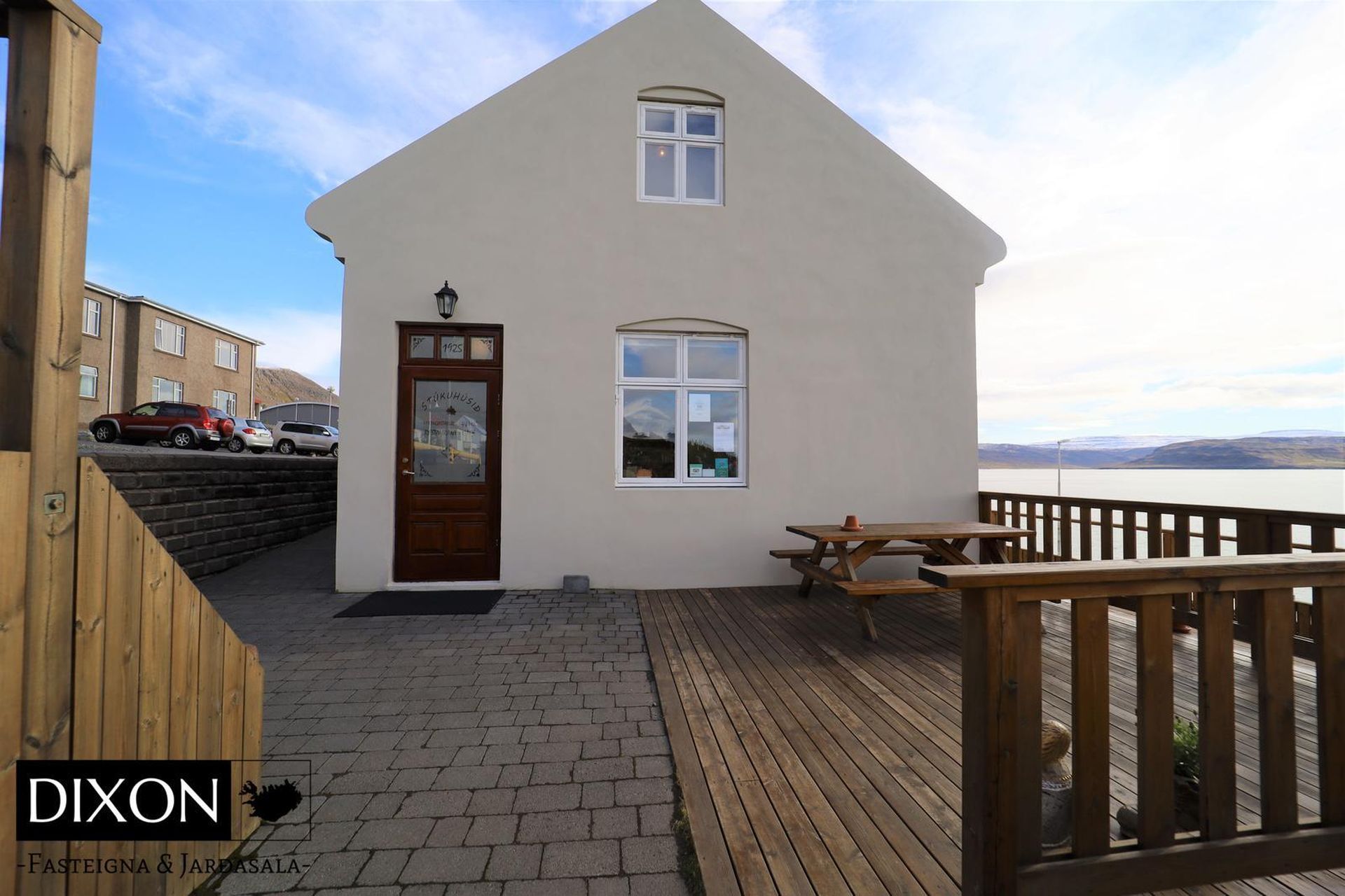 Aðalstræti 50