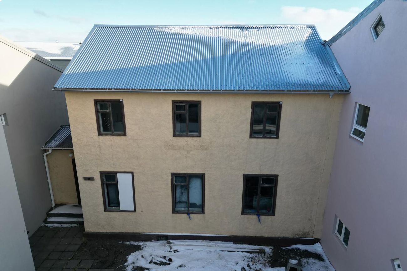 Aðalgata 12
