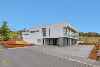 Álmakór 19