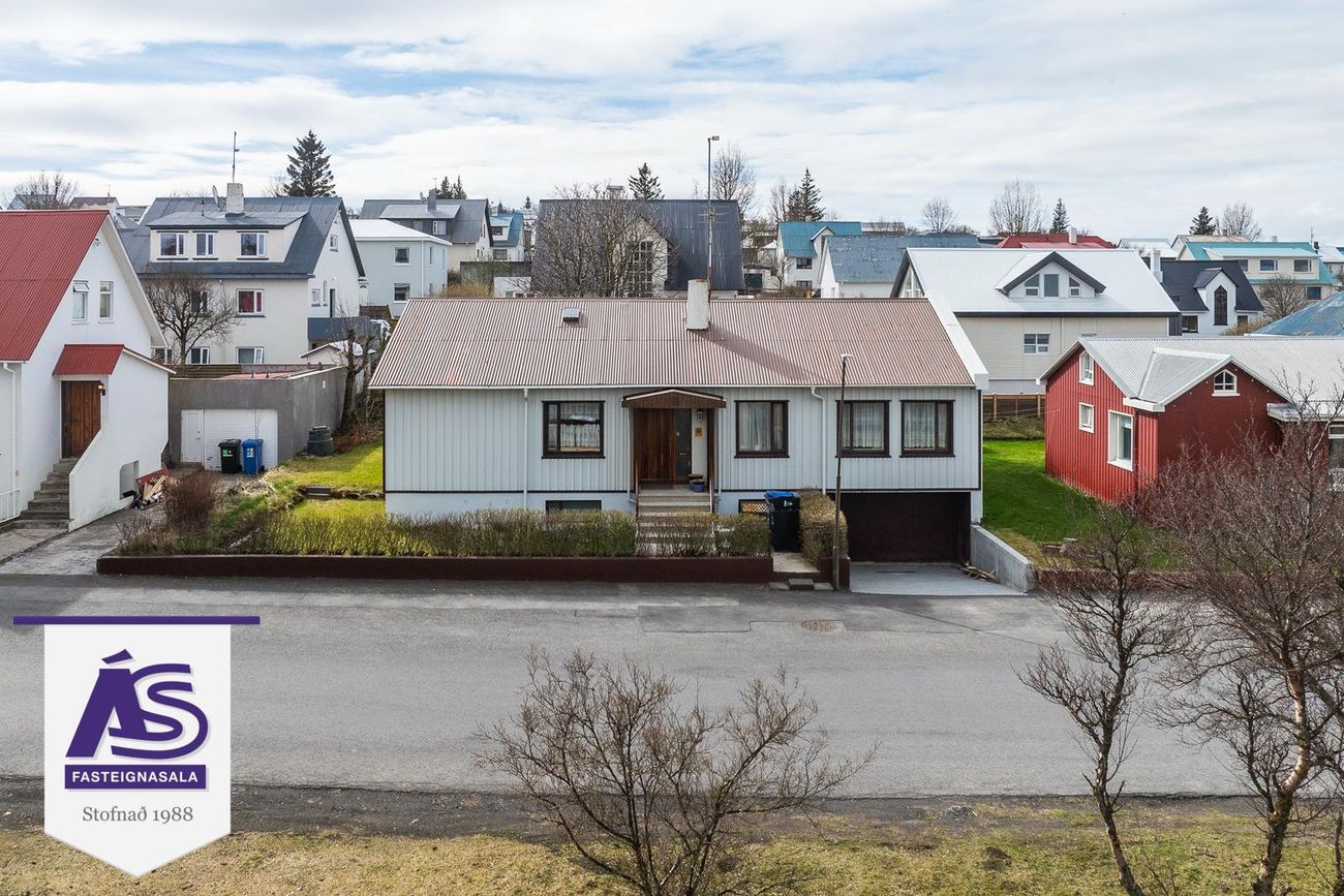 Lækjarkinn 16