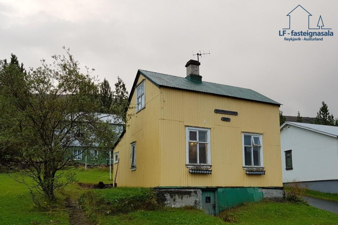Skólavegur 52