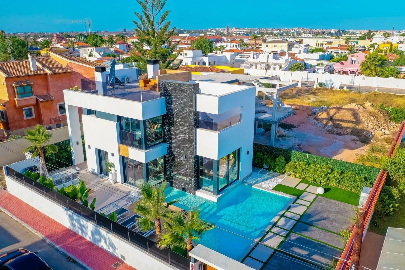 Spánarheimili kynnir - Torrevieja