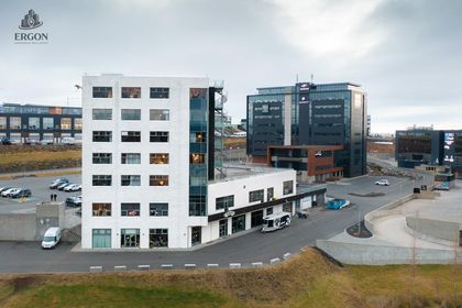 Urðarhvarf 4