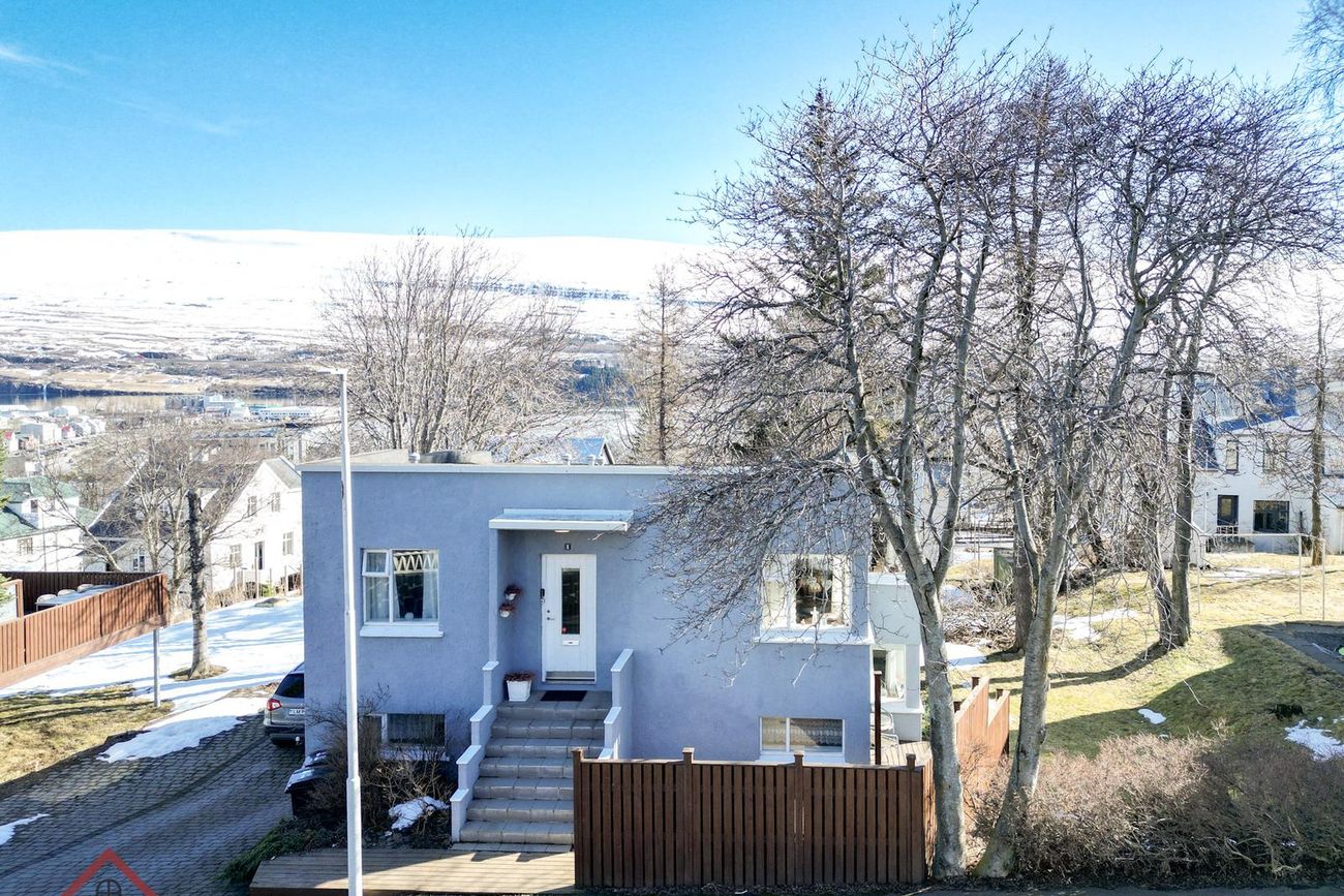 Hlíðargata 8