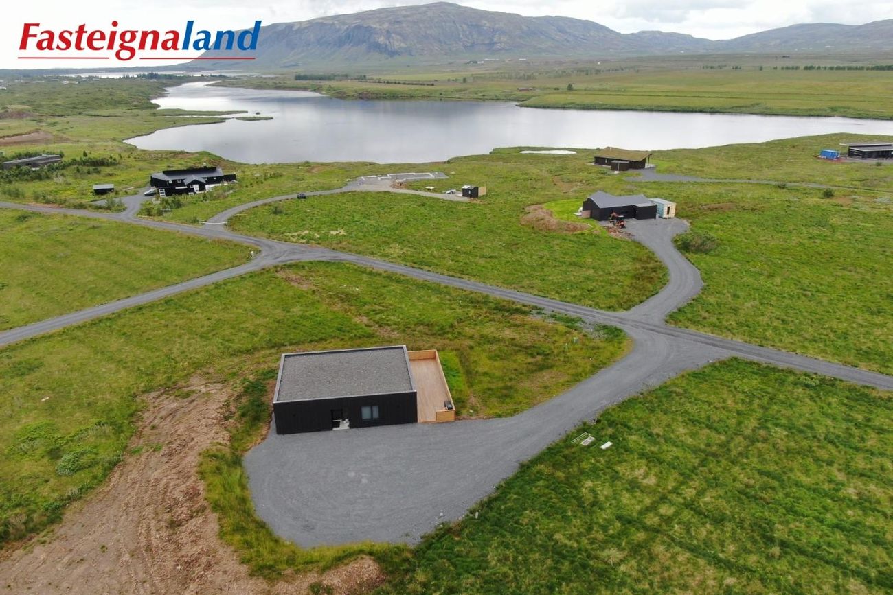 Suðurbakki 3