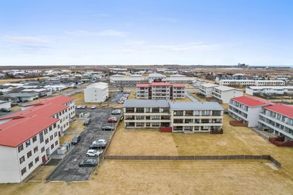 Heiðarhvammur 8