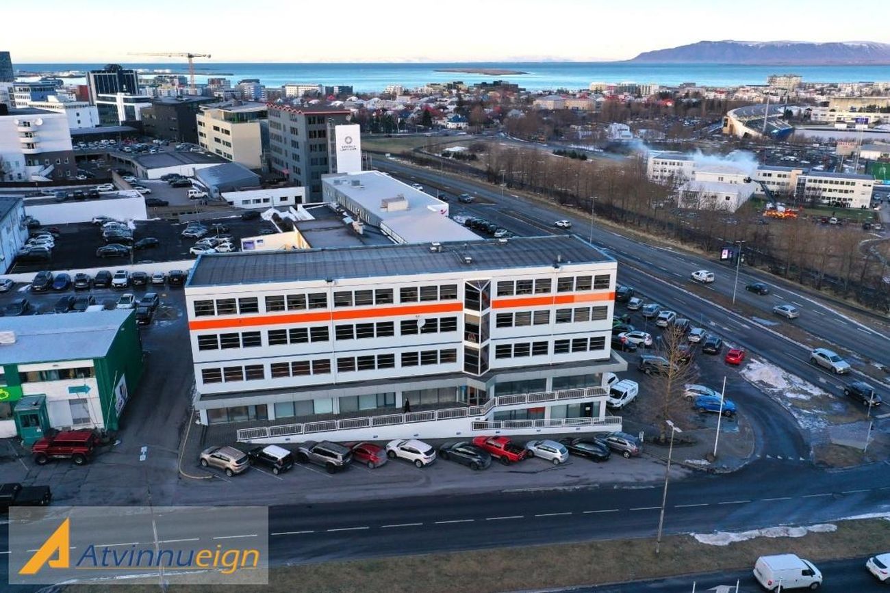 Vegmúli 2