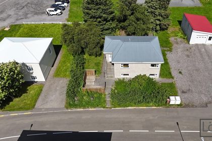 Ásgarðsvegur 5