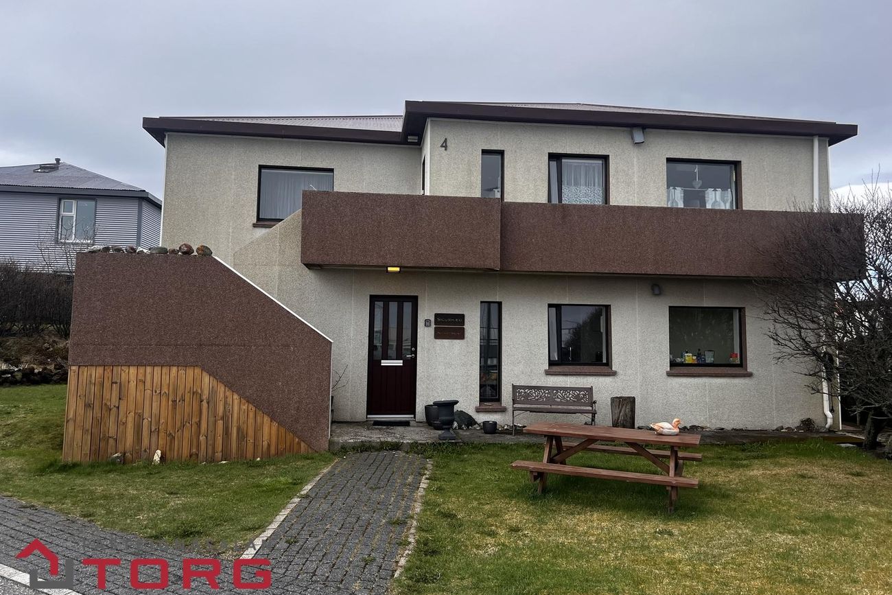 Bogaslóð 4
