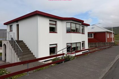 Grundargata 6 efri hæð