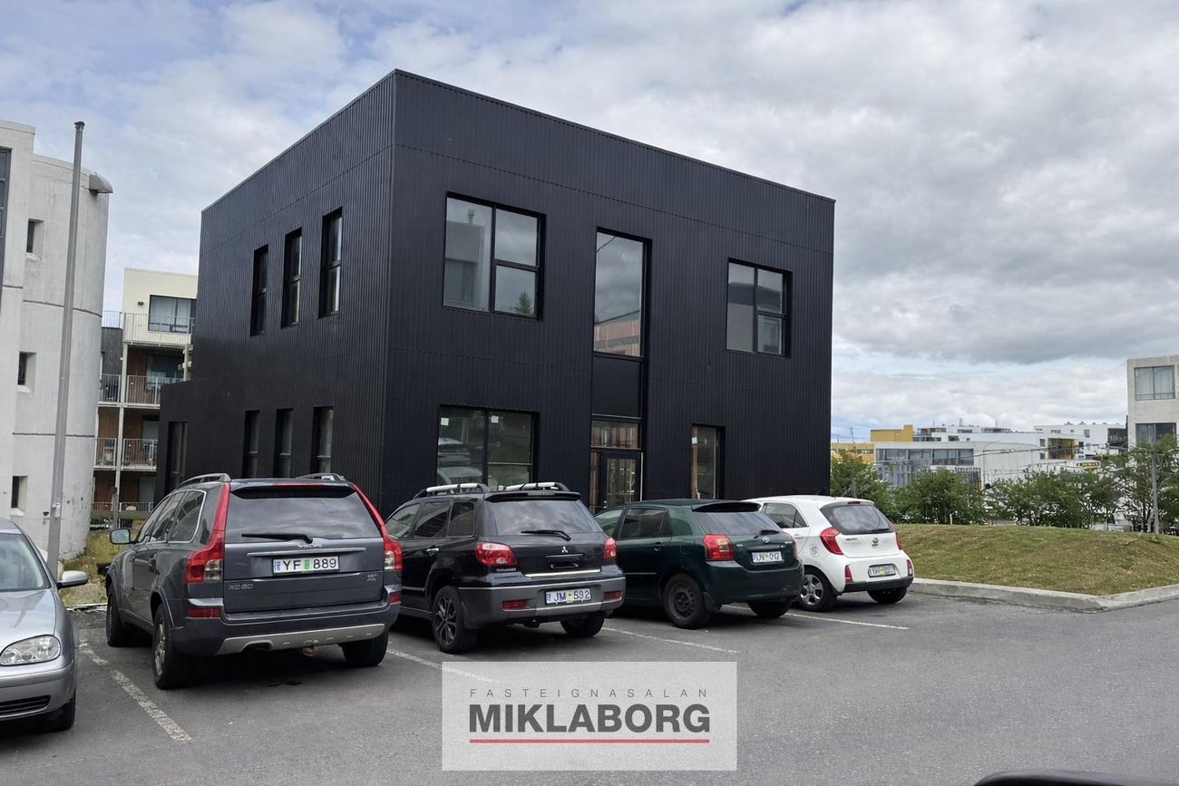 Auðbrekka 13