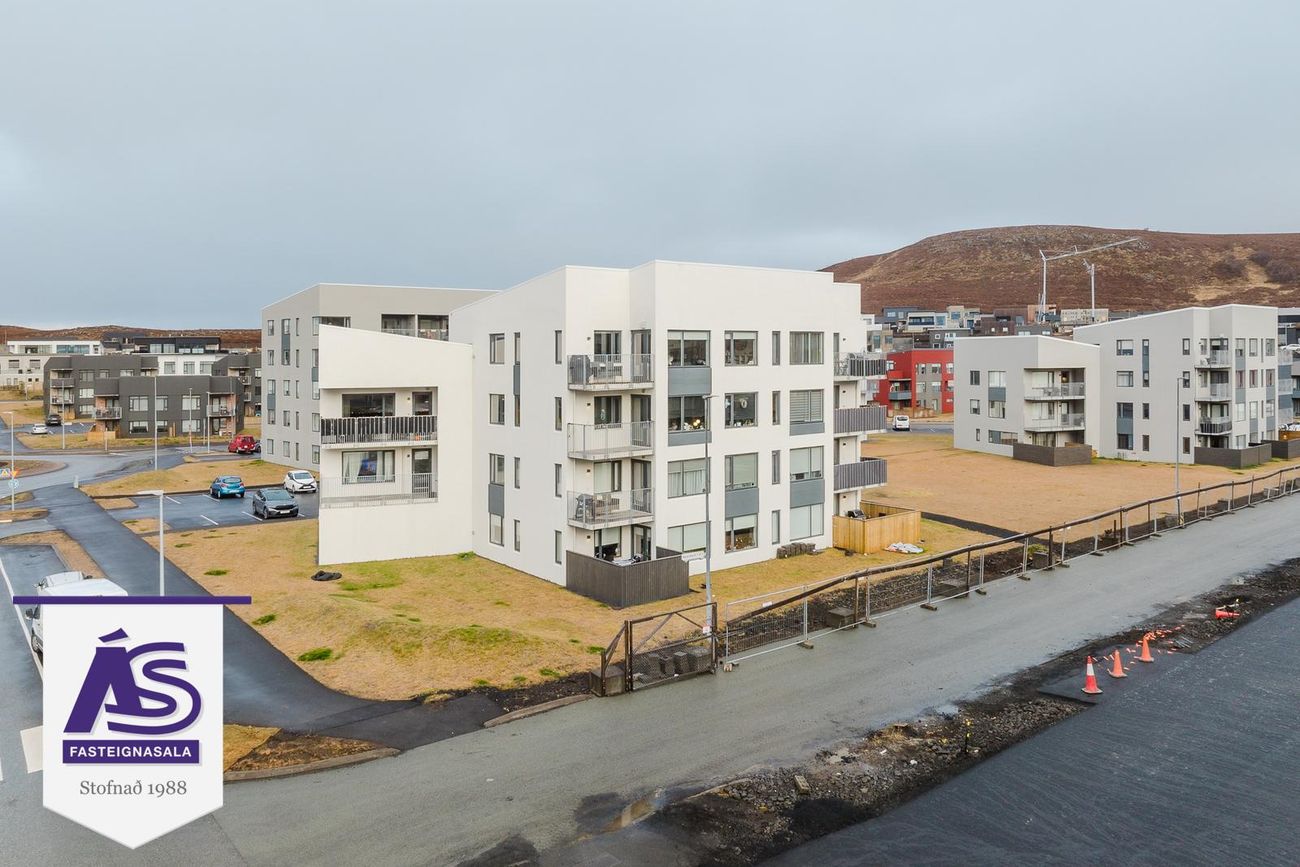 Hádegisskarð 2