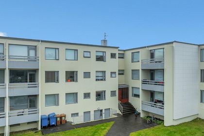 Suðurvangur 12