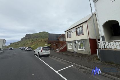 Kirkjuvegur 15