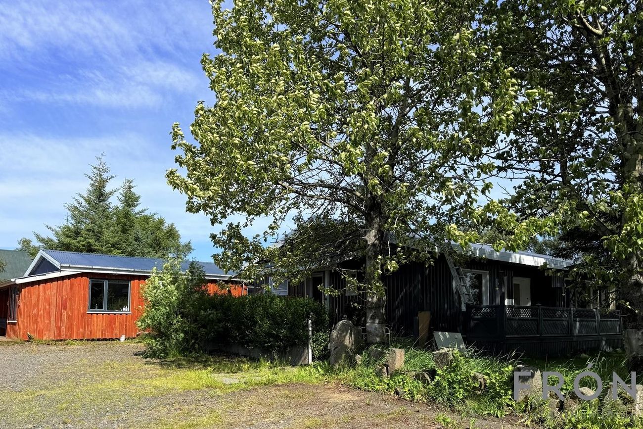 Hlíðarból 0