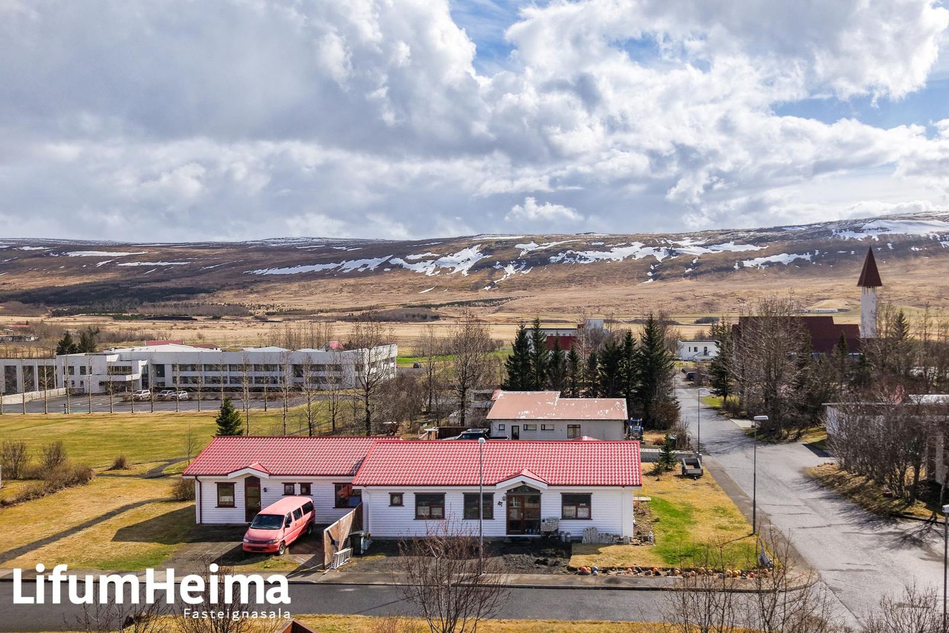 Hallveigartröð 2