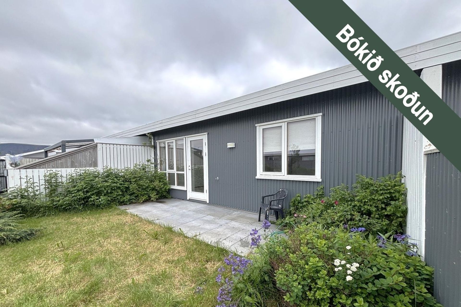 Snæland 8