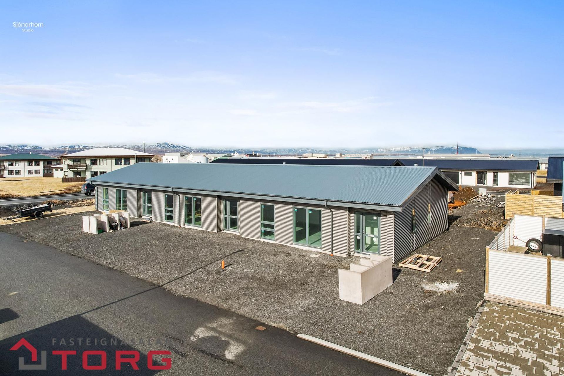 Vetrarbraut 21