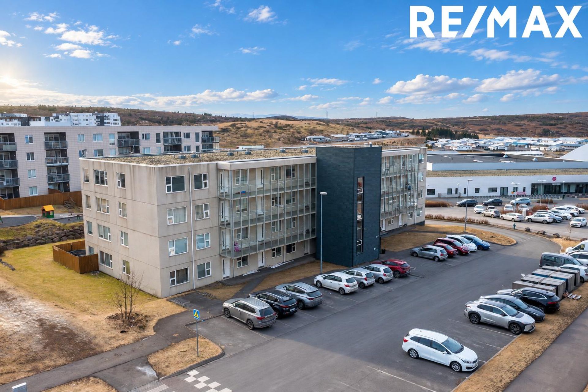 Vallakór 1-3