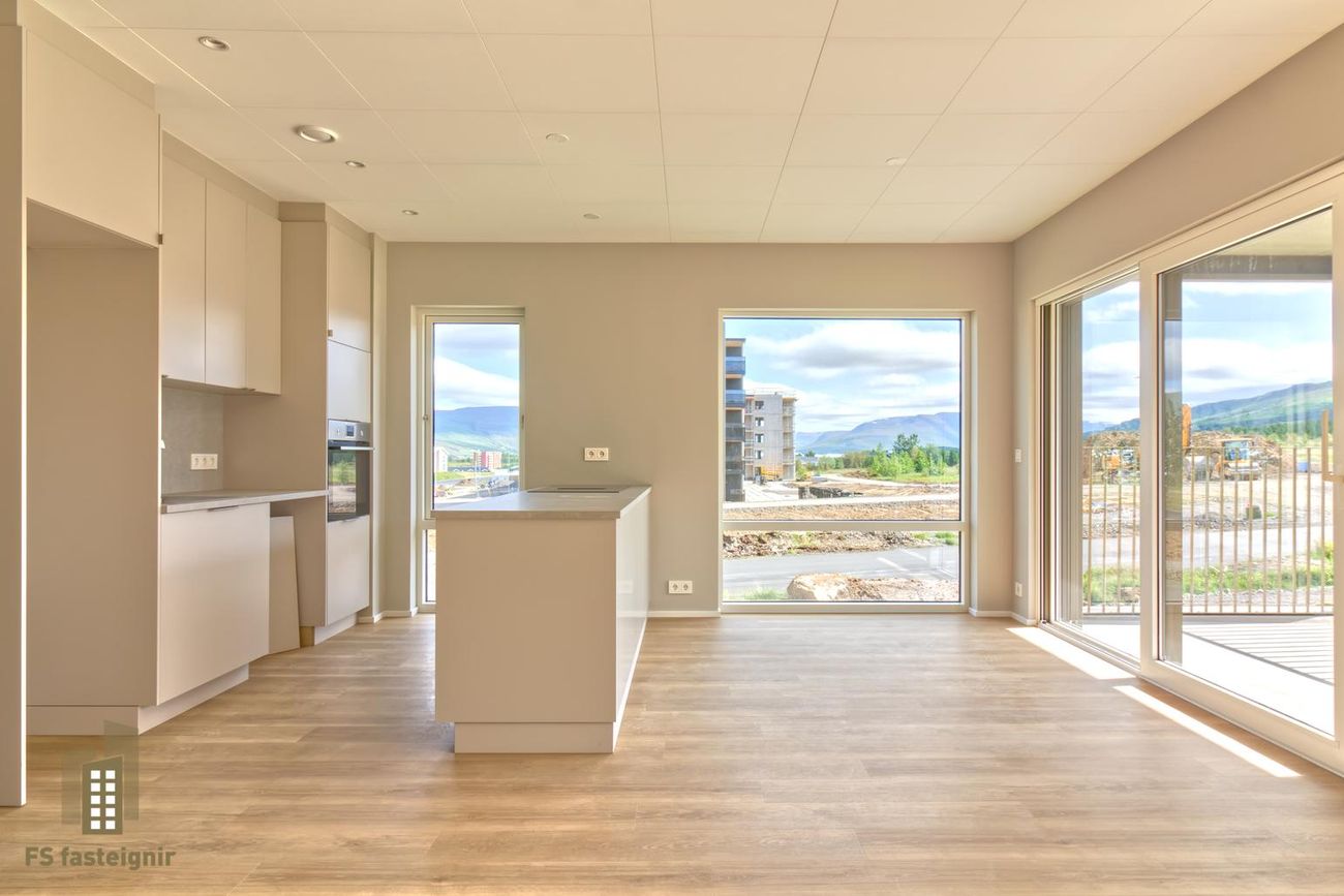 Lækjarmói 8 201