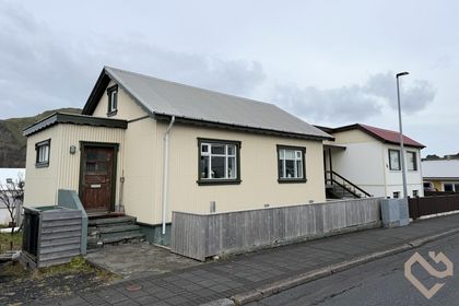 Hásteinsvegur 18