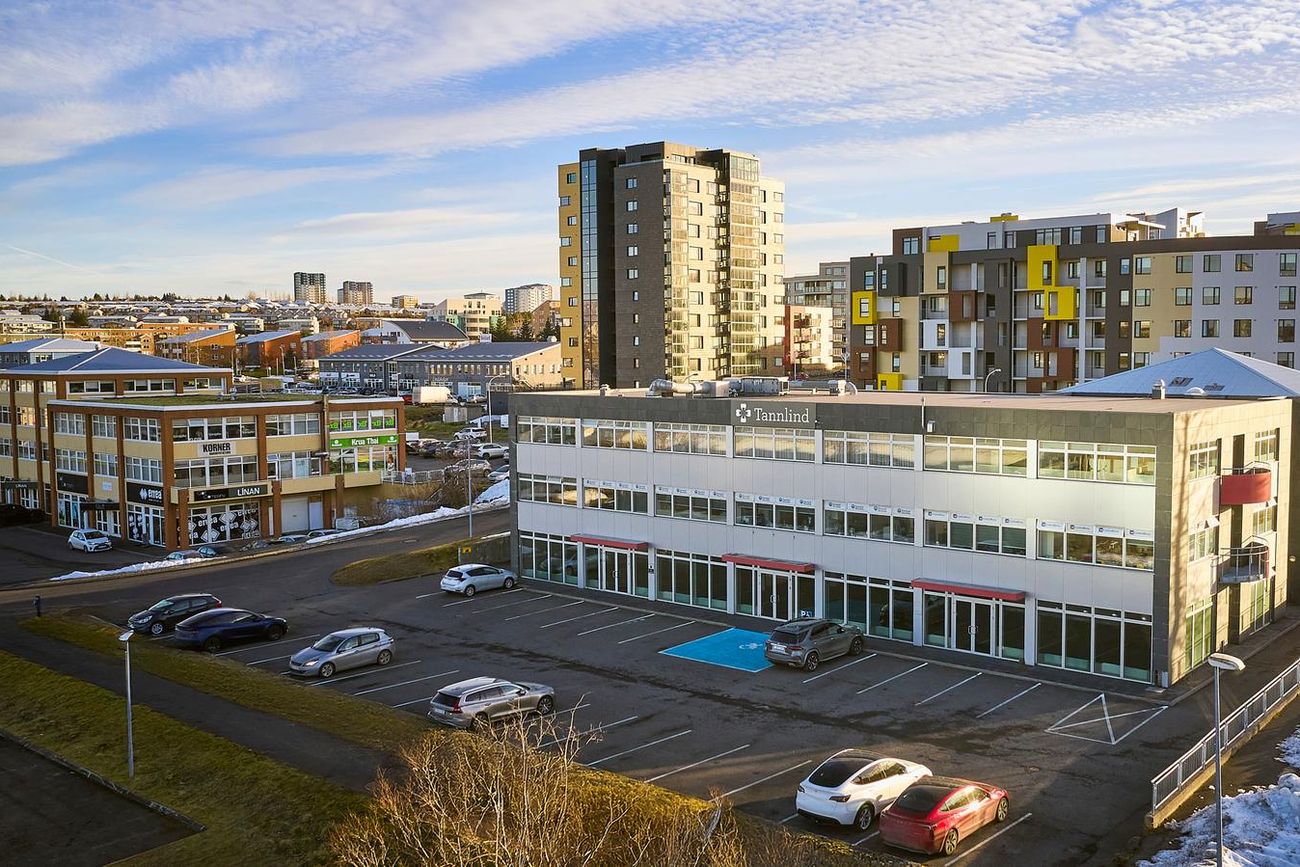 Bæjarlind 12