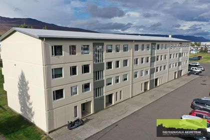 Tjarnarlundur 8