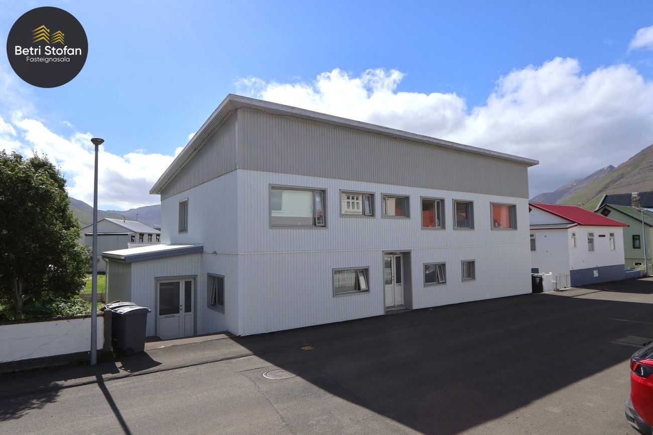 Kirkjuvegur 3