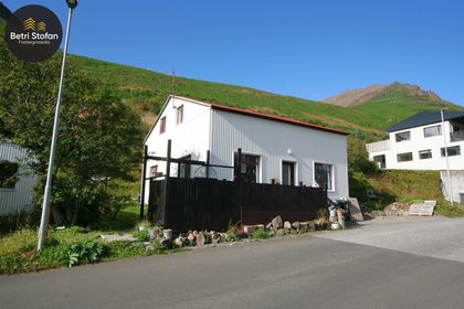 Hólavegur 23