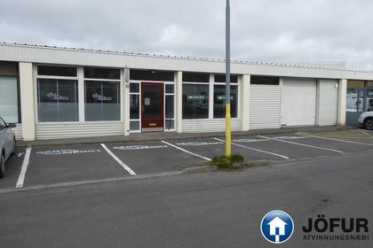 Smiðjuvegur 11