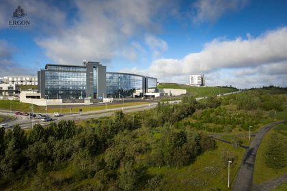 Urðarhvarf 8