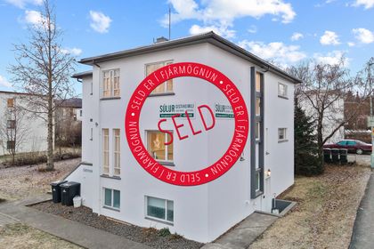 Þórunnarstræti 93