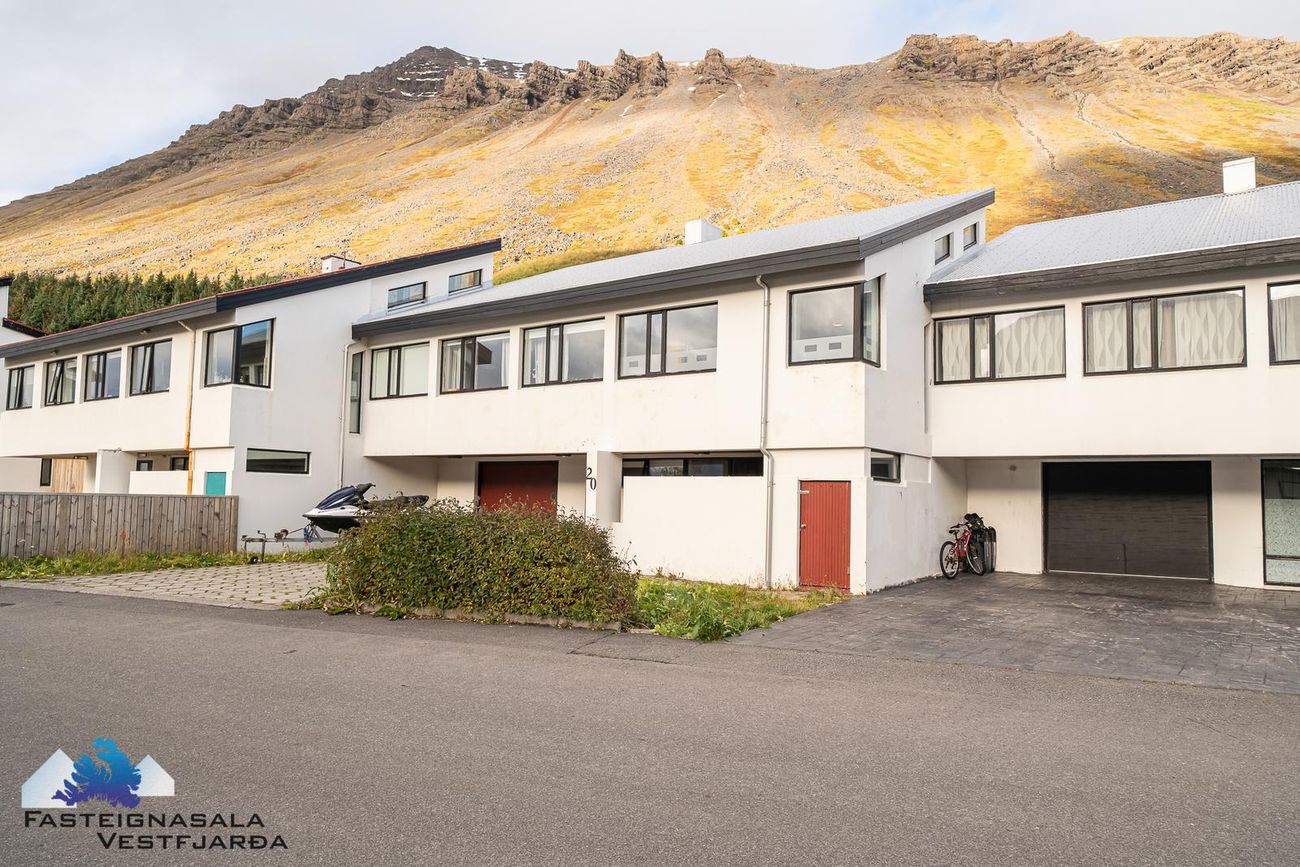 Urðarvegur 20