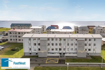 Garðabraut 8