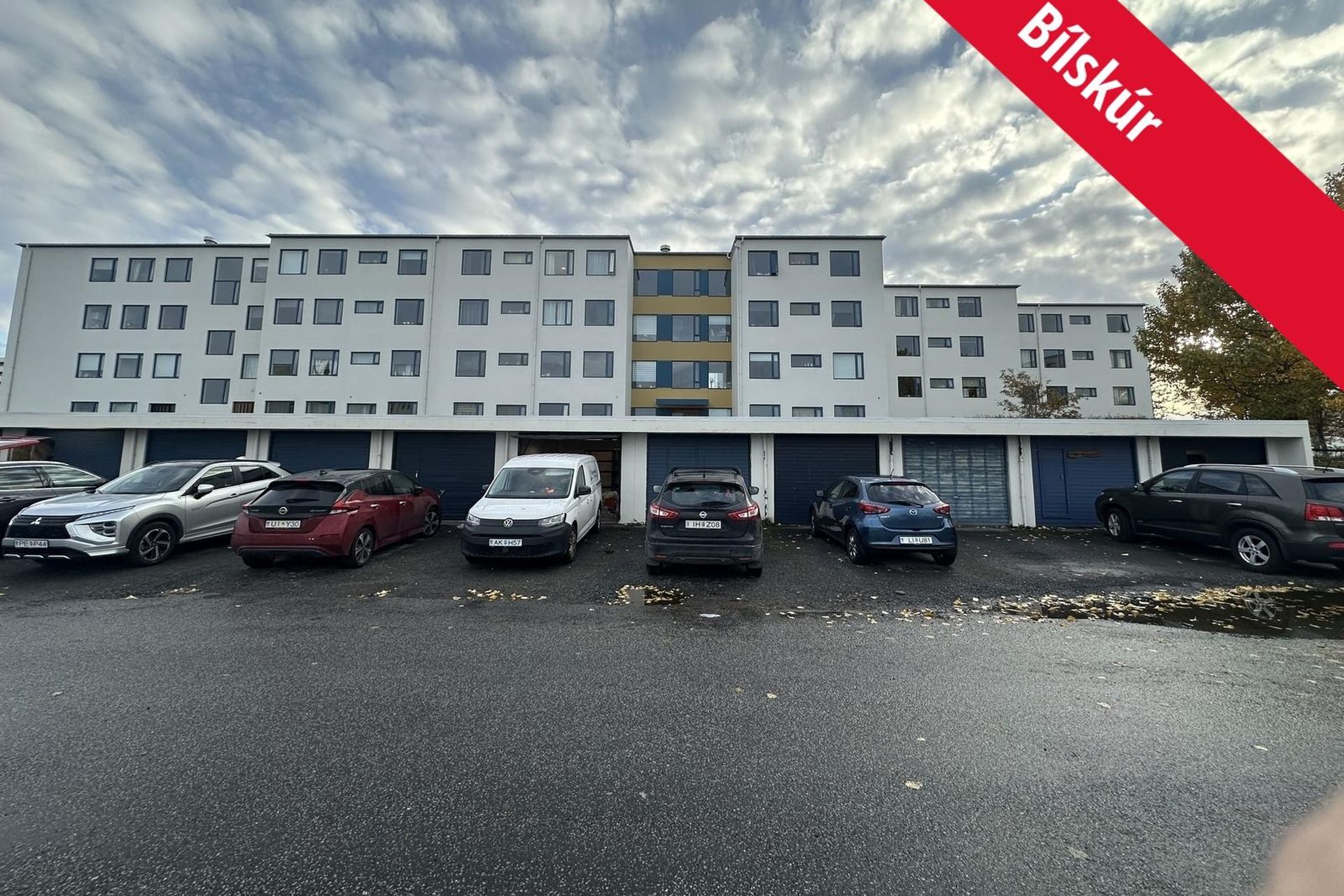 Breiðvangur 8