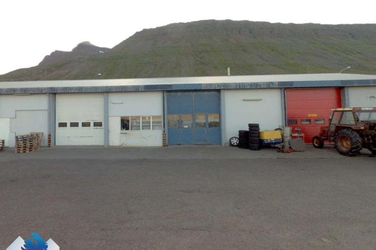 Njarðarbraut 18