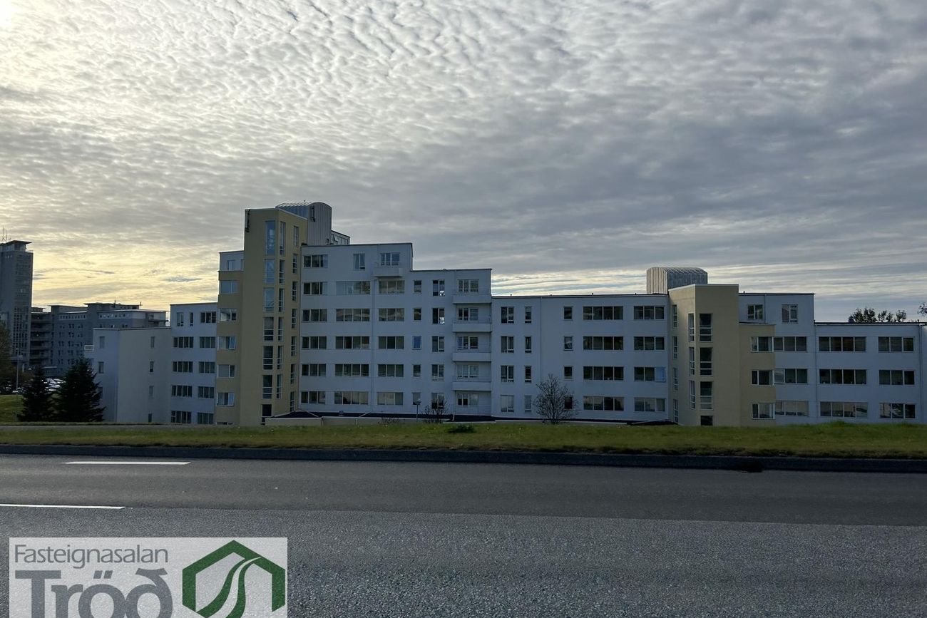 Sléttuvegur 17