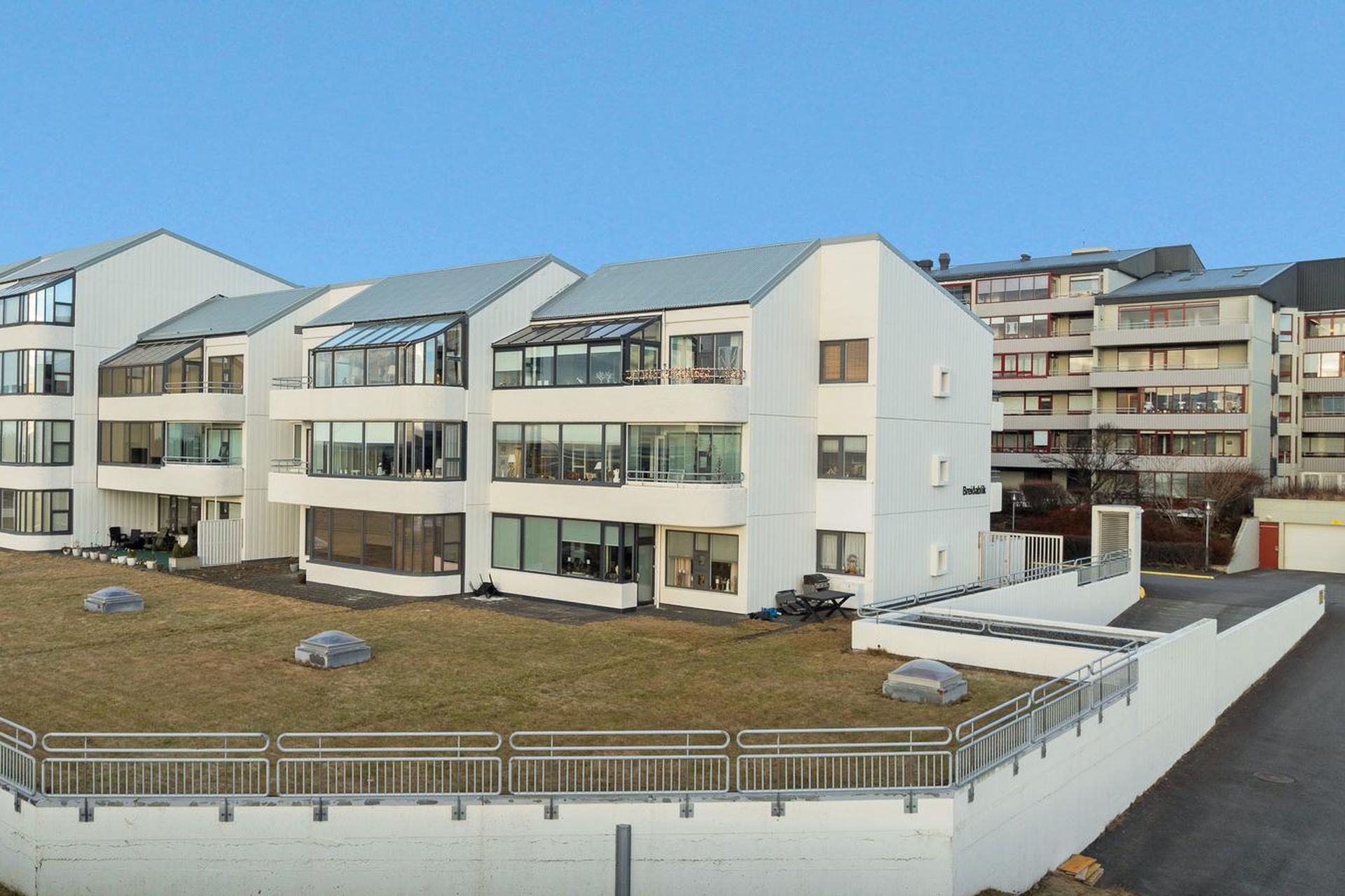 Efstaleiti 10