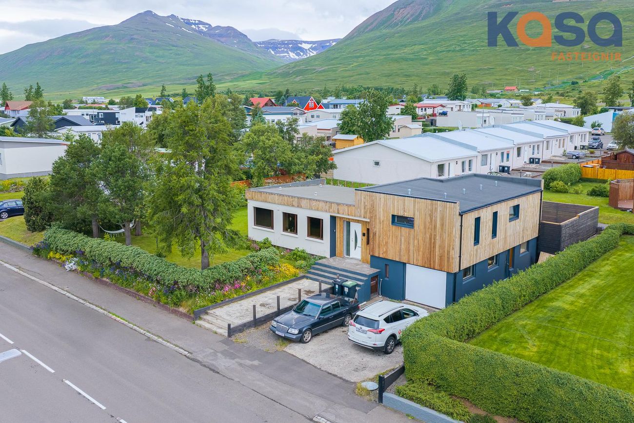 Svarfaðarbraut 12